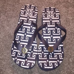 Tory Burch flip flops sz 9